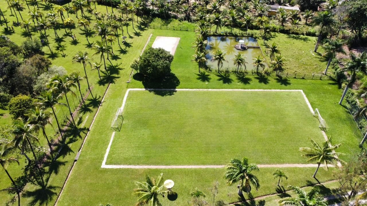 Vista aérea do campo de futebol gramado
